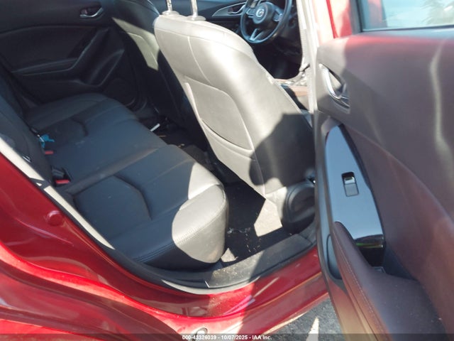 3MZBN1V32JM187045 Mazda py