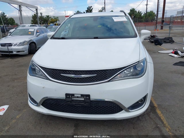 2C4RC1BG2HR613138 Chrysler Pacifica Touring-l