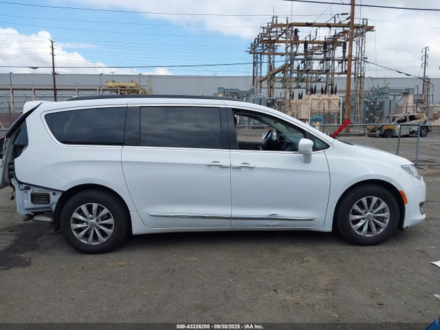 2C4RC1BG2HR613138 Chrysler Pacifica Touring-l