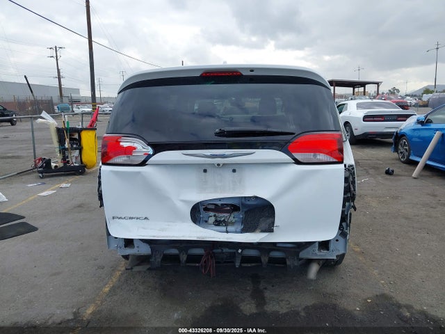 2C4RC1BG2HR613138 Chrysler Pacifica Touring-l