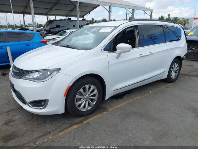 2C4RC1BG2HR613138 Chrysler Pacifica Touring-l