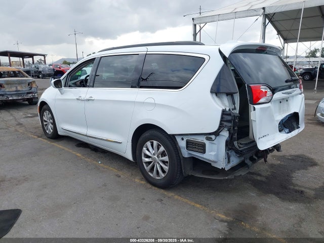 2C4RC1BG2HR613138 Chrysler Pacifica Touring-l