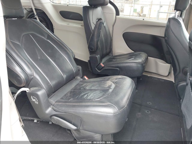 2C4RC1BG2HR613138 Chrysler Pacifica Touring-l