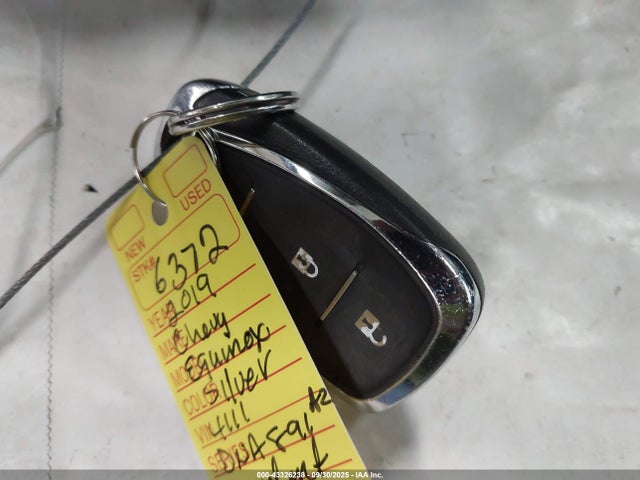 3GNAXKEV4KS524111 Chevrolet EQUINOX LT