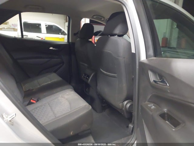 3GNAXKEV4KS524111 Chevrolet EQUINOX LT