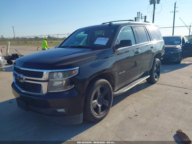 Chevrolet Tahoe Lt 2017 1GNSCBKC5HR356607 Image 2