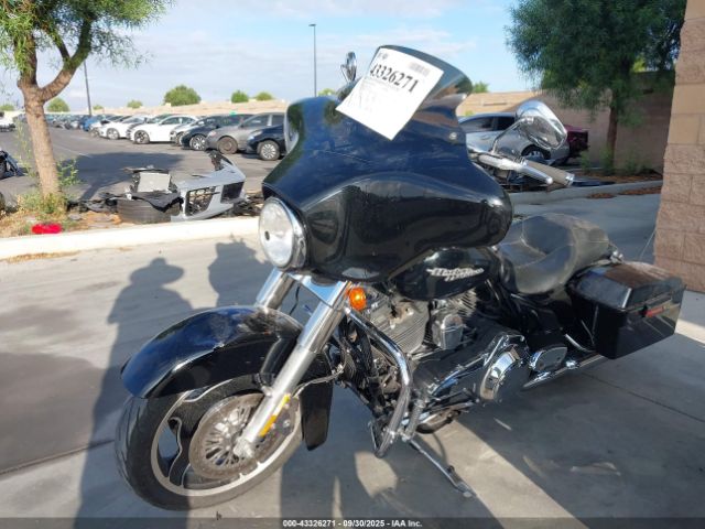 2011 HARLEY-DAVIDSON FLHX 1HD1KB410BB614789 Photo 1