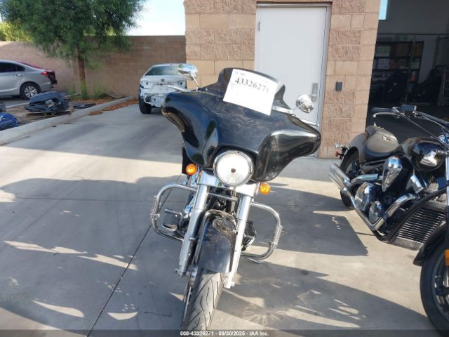 2011 HARLEY-DAVIDSON FLHX 1HD1KB410BB614789 Photo 4