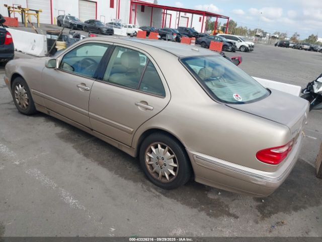 2001 MERCEDES-BENZ E 320 WDBJF65J81B279628 Photo 2