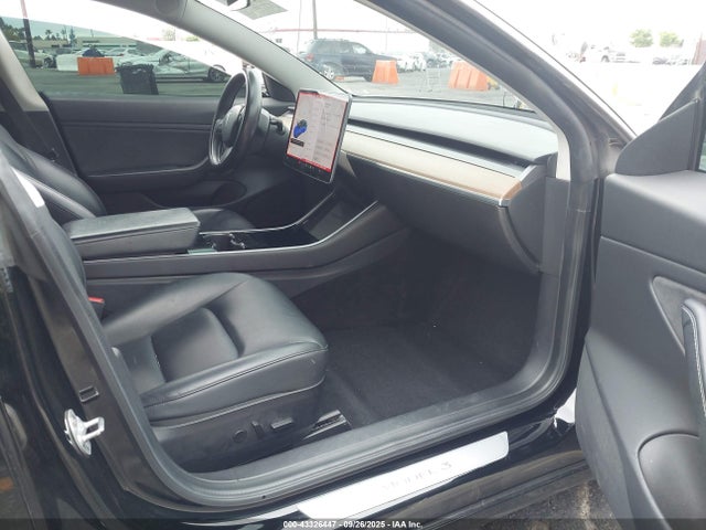 2019 TESLA MODEL 3 5YJ3E1EB7KF432328 Photo 4