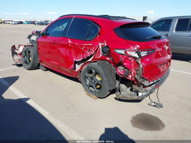 2018 ALFA ROMEO STELVIO ZASFAKNN7J7B82691 Photo 2