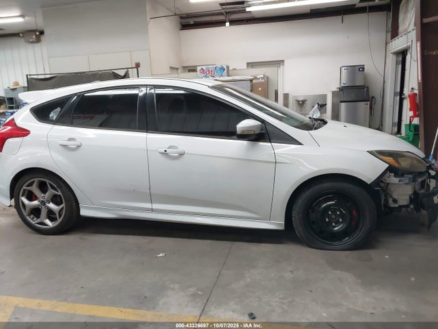 Ford FOCUS ST 2014 1FADP3L91EL453628 Image 14
