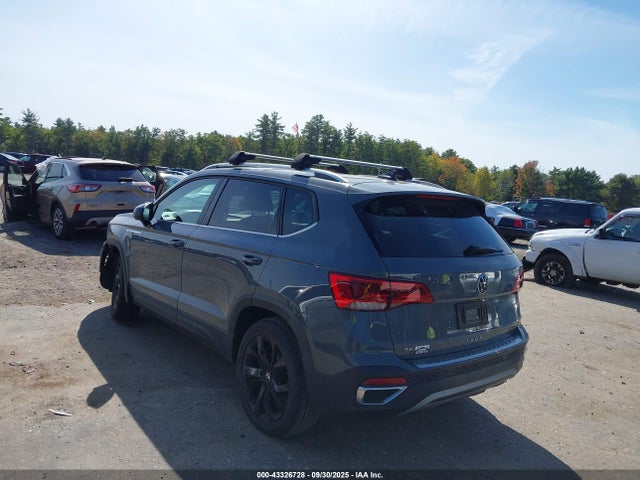 Volkswagen Taos 2022 3VVPX7B24NM036135 Image 3