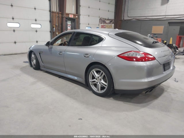 2010 PORSCHE PANAMERA WP0AB2A74AL062832 Photo 2