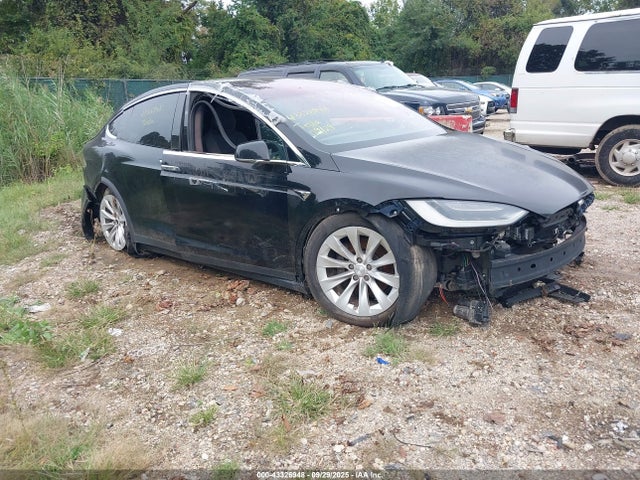 2017 TESLA MODEL X 5YJXCAE22HF041135 Photo 0