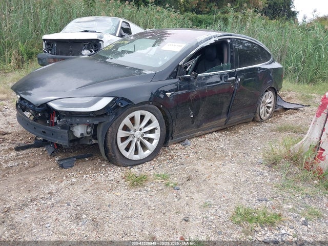 2017 TESLA MODEL X 5YJXCAE22HF041135 Photo 1
