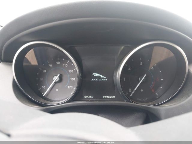 2017 JAGUAR XE SAJAK4BN3HA951184 Photo 6