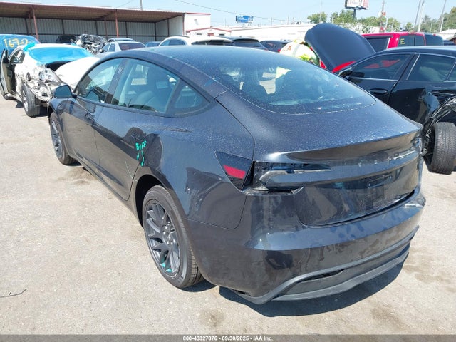 2025 TESLA MODEL 3 5YJ3E1EA1SF038993 Photo 2