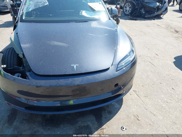 2025 TESLA MODEL 3 5YJ3E1EA1SF038993 Photo 5