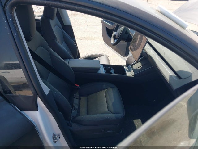 2026 TESLA MODEL Y 7SAYGDEE9TA455879 Photo 4