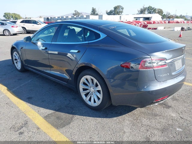 2017 TESLA MODEL S 5YJSA1E20HF229572 Photo 2