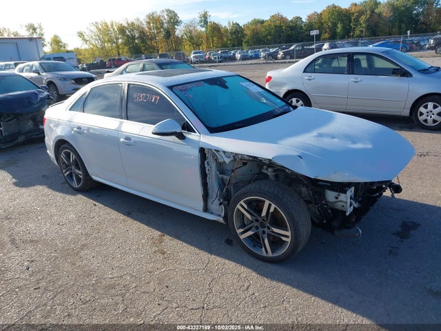 2017 AUDI A4 WAUENAF46HN056947 Photo 0