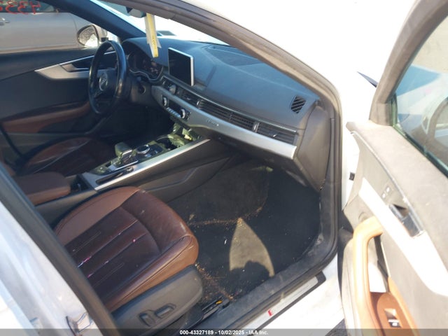2017 AUDI A4 WAUENAF46HN056947 Photo 4