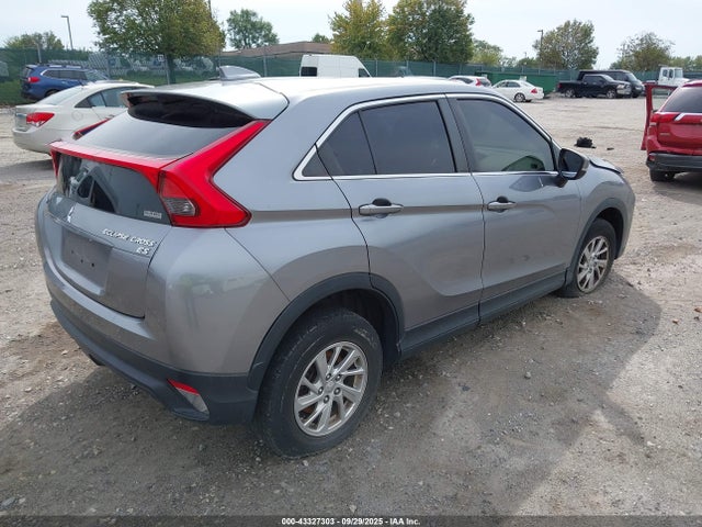 2018 MITSUBISHI ECLIPSE CROSS JA4AT3AA9JZ069572 Photo 3