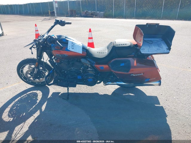 1HD1PX611PB957260 Harley-Davidson FLHXSE