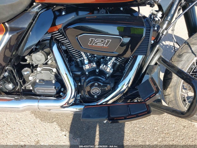 1HD1PX611PB957260 Harley-Davidson FLHXSE