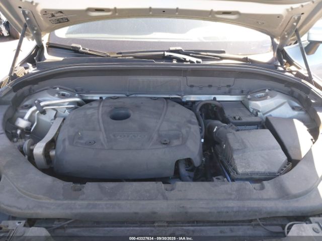 2018 VOLVO XC60 YV4102RL8J1065166 Photo 9