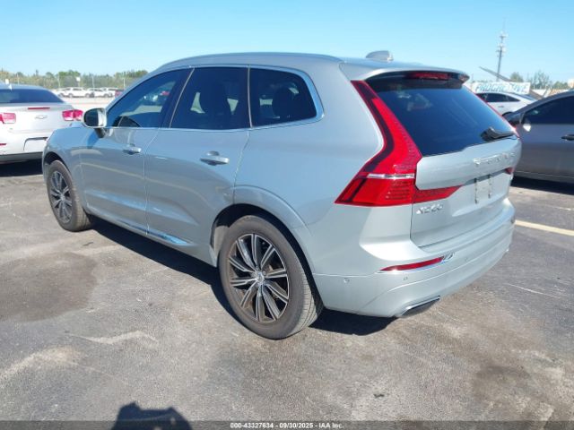 2018 VOLVO XC60 YV4102RL8J1065166 Photo 2