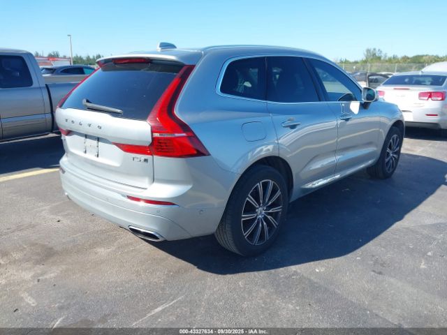 2018 VOLVO XC60 YV4102RL8J1065166 Photo 3