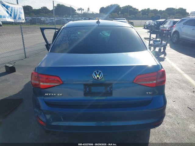 2015 Volkswagen Jetta 1.8t Se მანქანა იყიდება აუქციონზე, vin: 3VWD17AJ6FM354722, აუქციონის ნომერი: 43327856