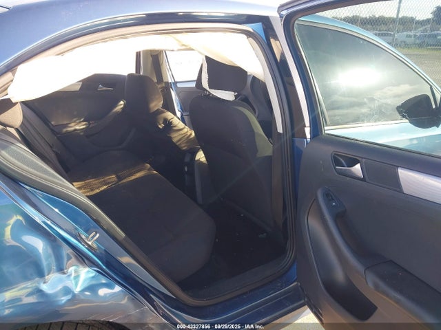 2015 Volkswagen Jetta 1.8t Se მანქანა იყიდება აუქციონზე, vin: 3VWD17AJ6FM354722, აუქციონის ნომერი: 43327856