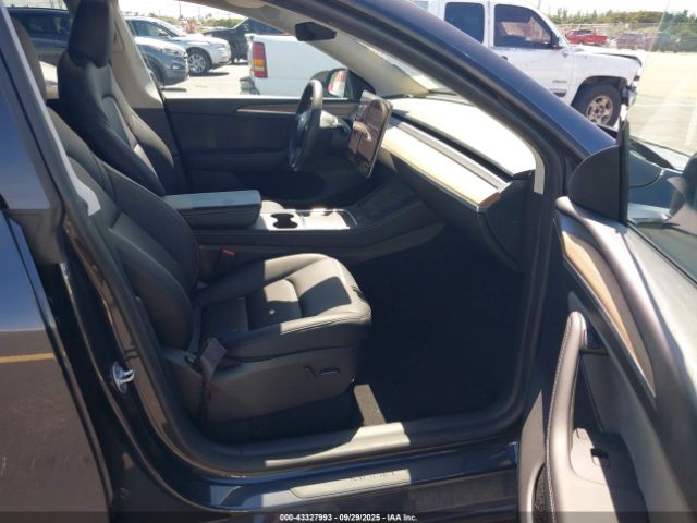 2024 TESLA MODEL Y 7SAYGDEDXRF050391 Photo 4