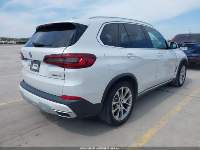 2021 BMW X5 5UXCR4C05M9G19542 Photo 3