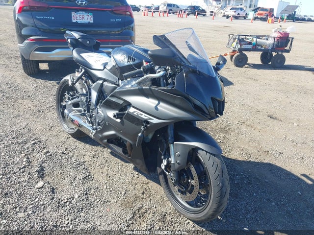 Yamaha Yzf690 2024 JYARM38E7RA013778 Image 2