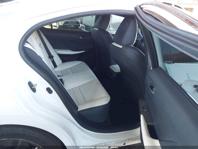 Lexus IS 350 2022 JTHGZ1B28N5056950 Image 22