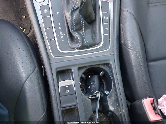 WVWPP7AU1GW916035 Volkswagen 2016