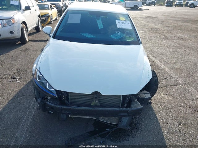 WVWPP7AU1GW916035 Volkswagen 2016