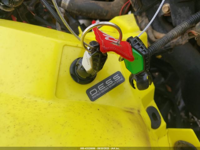 2020 CAN-AM RENEGADE 3JBMGAU22LJ000196 Photo 10