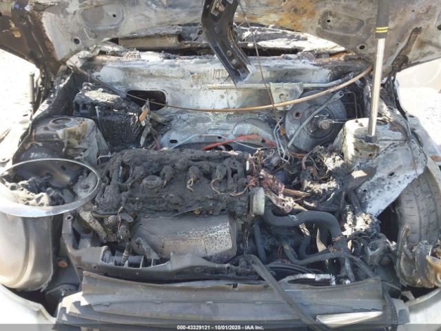 2010 MINI COOPER CLUBMAN WMWML3C54ATX36759 Photo 5