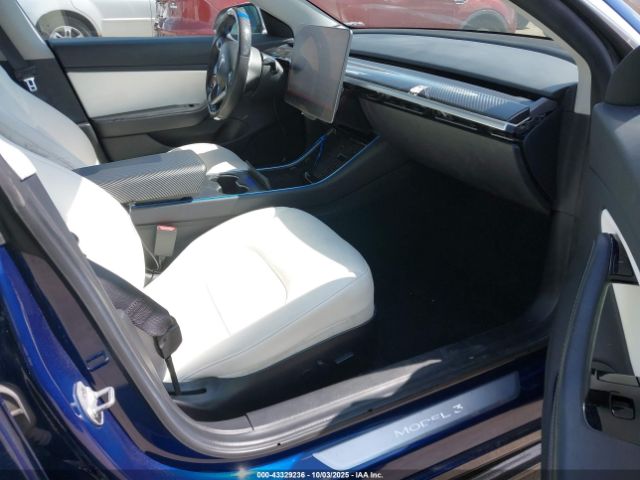 2019 TESLA MODEL 3 5YJ3E1EA3KF543093 Photo 4