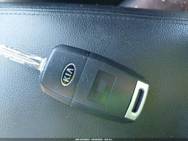KIA 2014 2014 KNAFX4A69E5063699 Image 11