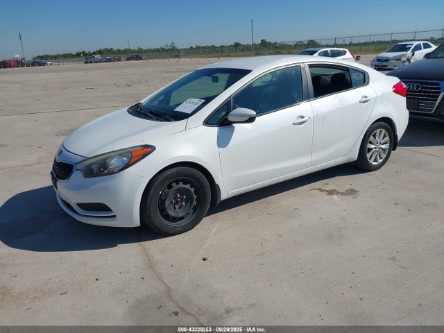 KIA 2014 2014 KNAFX4A69E5063699 Image 2