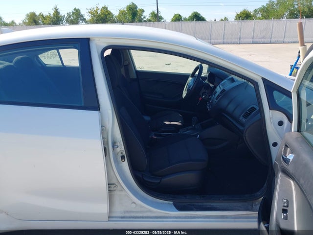 KIA 2014 2014 KNAFX4A69E5063699 Image 5