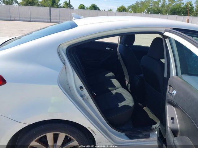 KIA 2014 2014 KNAFX4A69E5063699 Image 8
