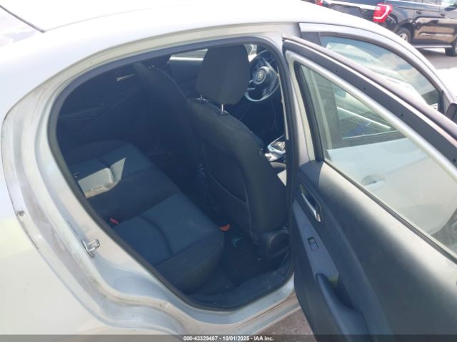 2019 TOYOTA YARIS 3MYDLBYV8KY500163 Photo 7