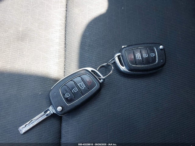 Hyundai 2016 2016 KM8J3CA49GU151660 Image 11